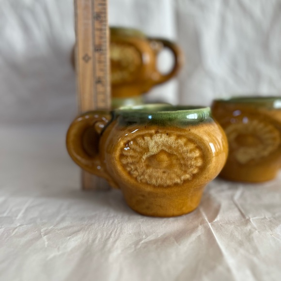 set of four vintage funky mugs - Picture 7 of 8